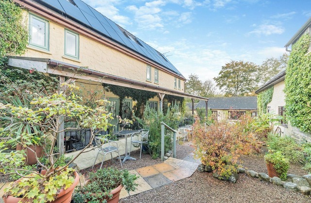 Honeysuckle Cottage- UK45594