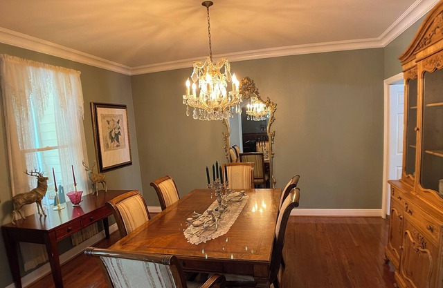 Honeysuckle House- 5 Minutes to Downtown!