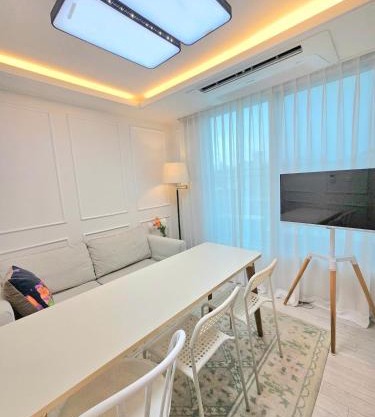 #Hongdae EXIT2#DELUXE APT#New Building#Luggage storage#Parking