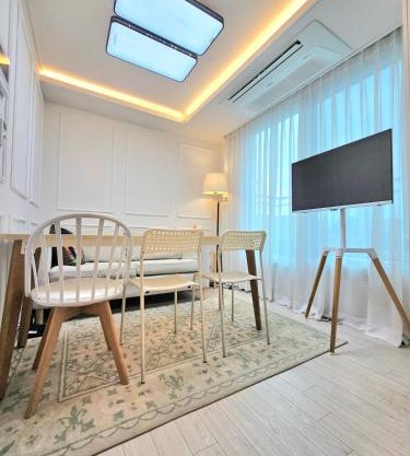 #Hongdae EXIT2#New Building#Family#Friends#Yeontrural Park#Luggage storage#Parking