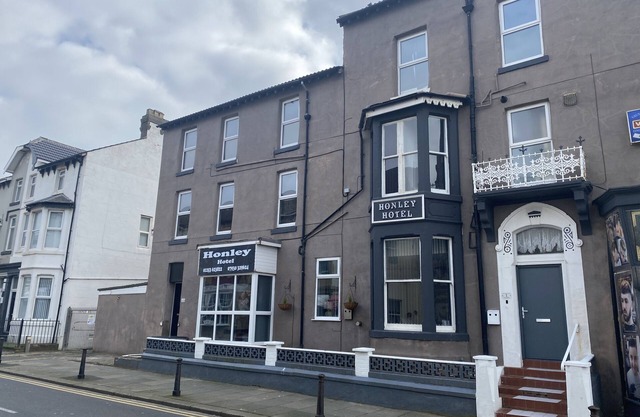 Honley Hotel