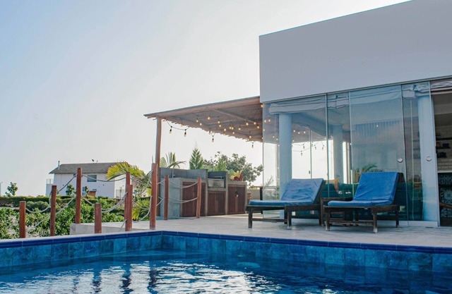 HOP ARUBA exclusiva oasis y playa en Chincha