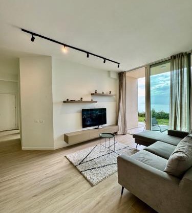 Horizon 360, Green Coast, Palase