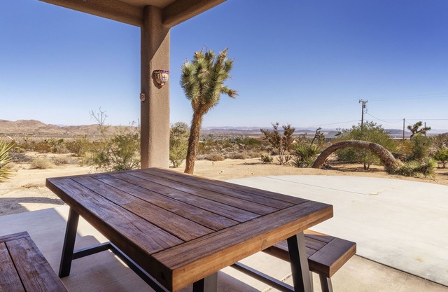 Horizon House Hot Tub, Fire Pit & Bbq Adobe In Jt 4 Bedroom Home by RedAwning