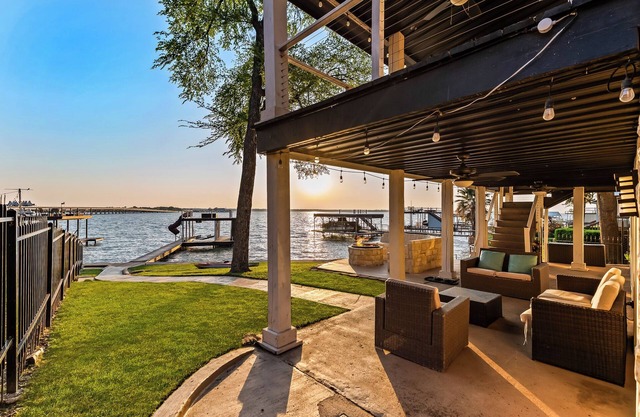 Horizon Luxe - Lake Front - 3BR+3RR - 8 Beds