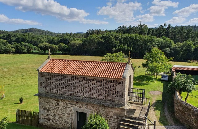 Horreo Lar San Adrián Typical Galician lodging, for a couple