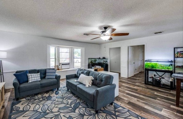 Pet & Horse Friendly 1 Bed 1 Bath Guesthouse On Farm w Pool Access Wichita Falls