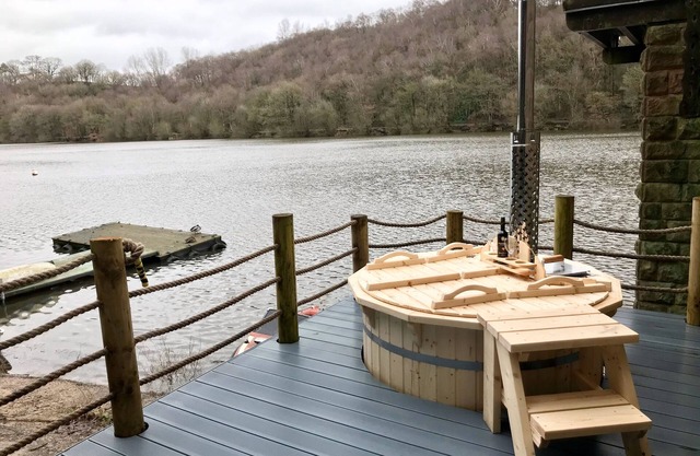 Horton Lodge Boathouse