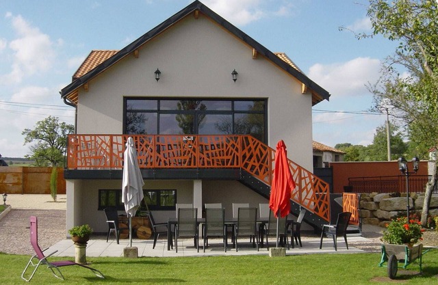 Casa en Horville con piscina y bosque