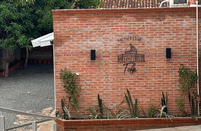 Hospedaje Tola