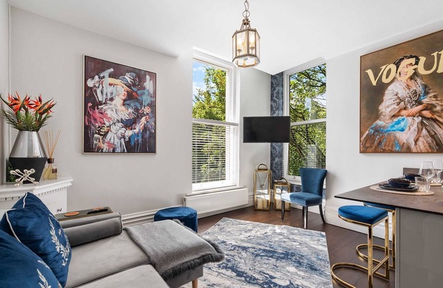 Host Apartments | Princes Park Abode