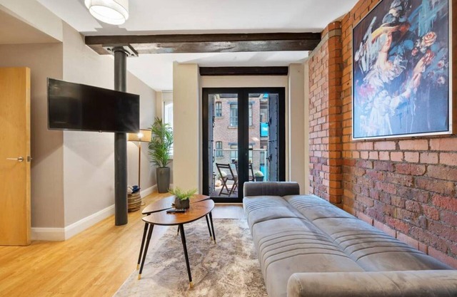 Host Apartments Queen Square Apartment