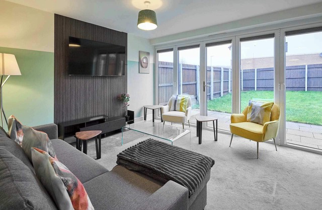 Host & Stay | Chippenham Close
