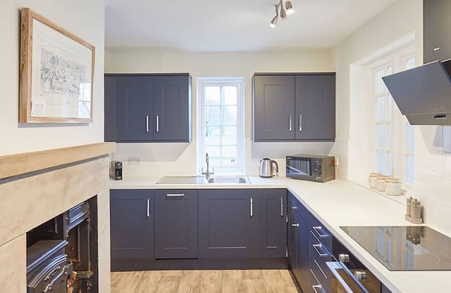 Host Stay Gardeners Cottage