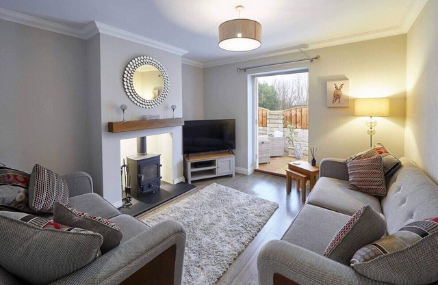 Lowcross Cottage Summ