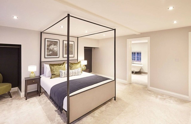 Host & Stay | Graham House