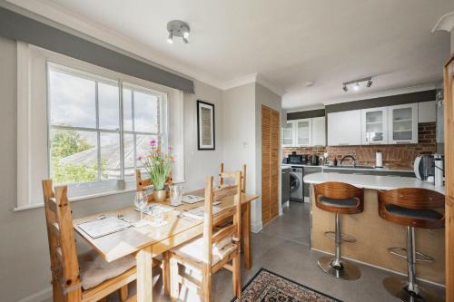 Host & Stay - Manor View