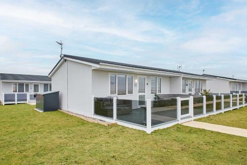 Host & Stay - Sea View Road
