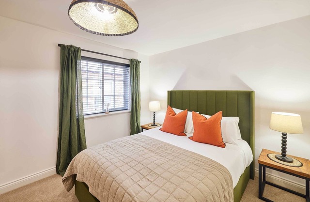 Host & Stay | The Warren