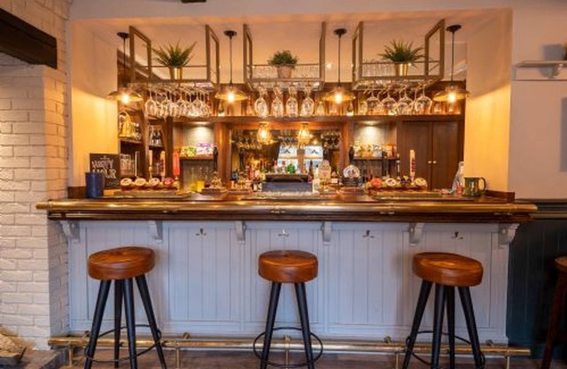 Host Stay Woodroffe Arms Hope Twin Room 2