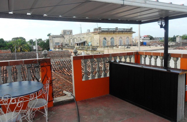 Hostal Calle 12 Altura y Sol