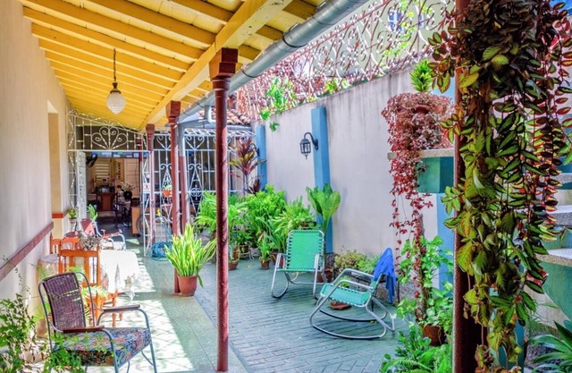 Hostal Familia Castillo Vitlloch SANTA CLARA
