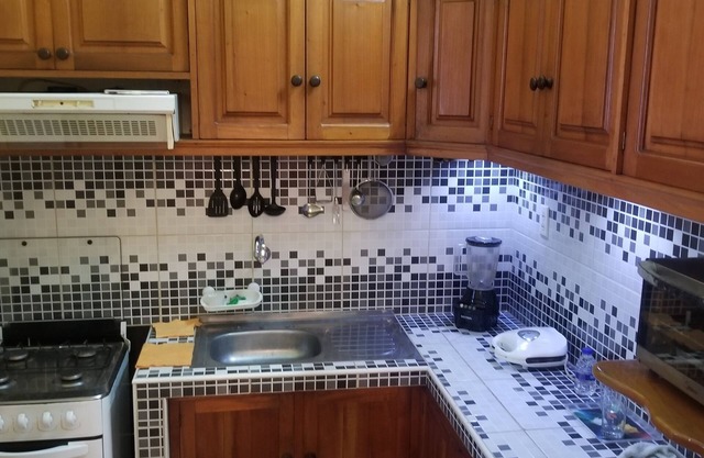 Hostal Road to Plaza Vieja