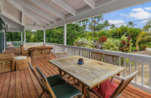 Hosted By Parrish Kauai: Noho Kai at Anini Beach - Classic Hawaiian Beach Cottag
