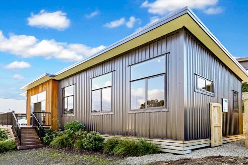 Hosts on the Coast Cooks Coastal Comfort
