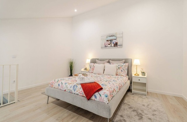HostWise - Charming Mezzanine Studio