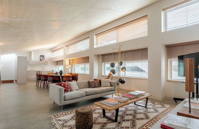 HostWise – Modern Elegance w/ Artistic Soul