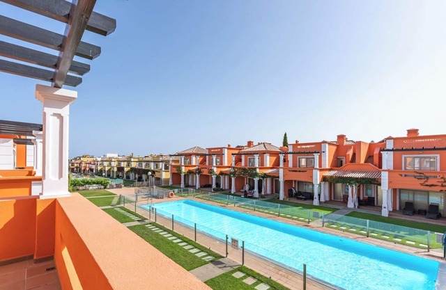HostWise - Spacious and Luxurious w/ Terrace and Pool