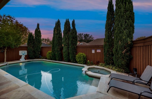 Hot Tub 4 Bedroom3 Bath,Pool table, Pool