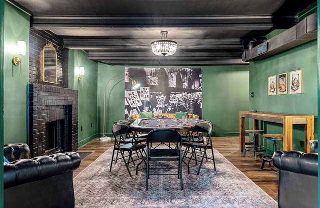 Hot Tub | Bourbon Trail | Speakeasy | Game Rm
