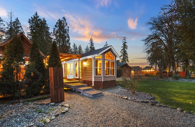 Hot Tub Cabin #7 with Fire Pit