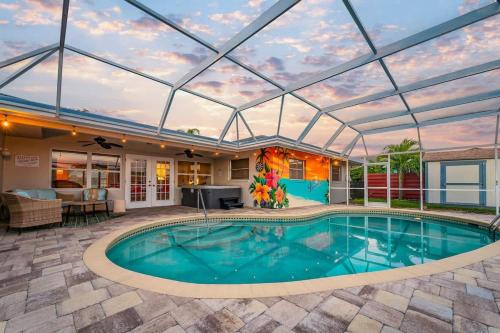 Hot Tub - Mins to Anna Maria - Heated Pool -Arcade for Family