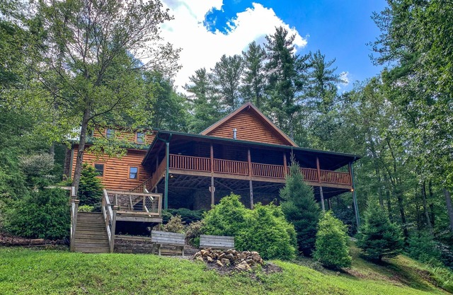 Plan a Late-Summer Cabin Escape @ Pine Log Lodge