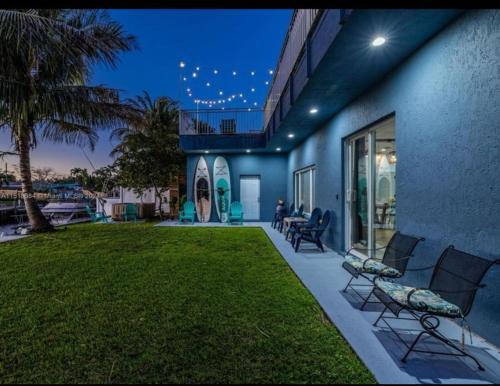Hot Tub! Roof Top! Firepit! Boat Dock!
