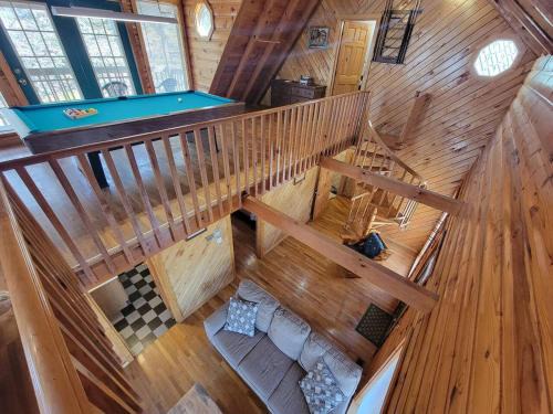 Hot Tub WiFi & Pool Table - Mountain Rose