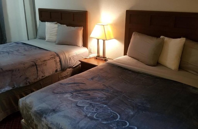 Hotel 2 Queen Beds Hotel Room 128 Booking