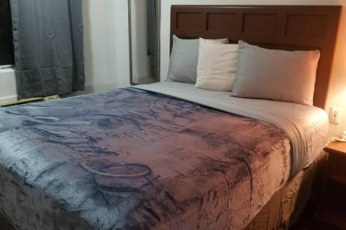 Hotel 2 Queen Beds Hotel Room 234 Booking