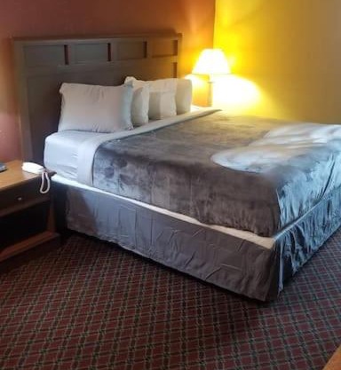 Hotel 2 Queens Hotel Room 130 Booking