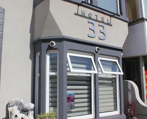 Hotel 33