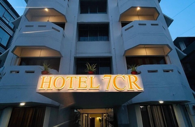 Hotel 7 Cr