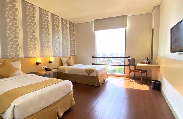 Hotel 88 Embong Malang by WH
