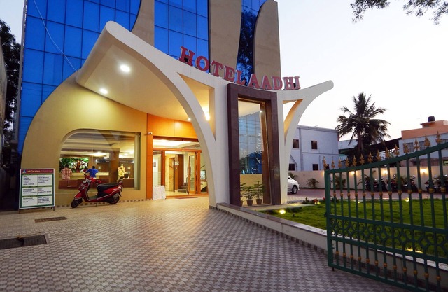 Hotel Aadhi