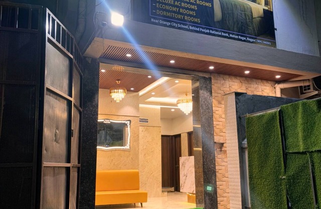 HOTEL AASI INN