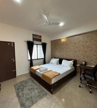 Hotel Accom
