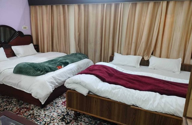 Hotel Acharya Sadan