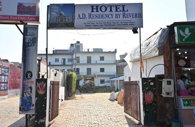 Hotel AD Residency: Your Perfect Stay Near the Taj Mahal East Gate, Agra